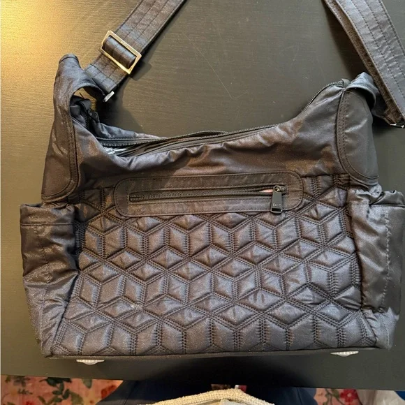 LUG “camper” medium crossbody/shoulder bag. Like new condition, shows no wear. - Picture 9 of 9